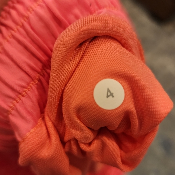 Lululemon Hotty Hot Short (Long), Grapefruit - Picture 3 of 13